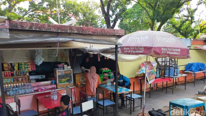 Kawasan kuliner Kanrerong Kota Makassar.