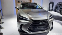 Dilengkapi dengan Teknologi Lexus Hybrid Electric Drive generasi ke empat dengan kombinasi optimal antara tenaga listrik dan bahan bakar, Lexus NX 350h dapat menghasilkan performa berkendara yang ramah lingkungan dan efisiensi yang lebih maksimal. Foto: Rangga Rahadiansyah/detikOto