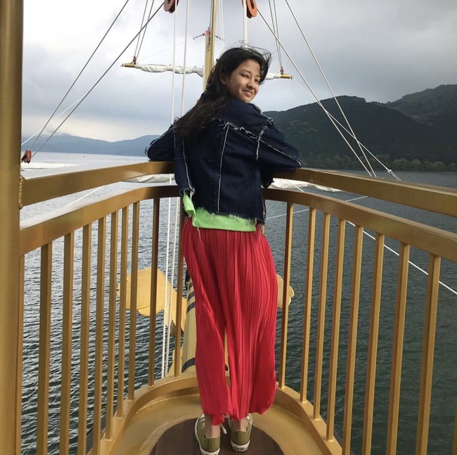 Makayla dan saudara kembarnya Tristan Athala Lalwani lahir di Jakarta pada 7 Desember 2006. Dia telah menginjak usia 15 tahun dan tumbuh menjadi gadis cantik seperti ibunya. Foto: dok. Instagram @fabuloustwins