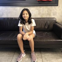 Sejumlah netizen bahkan menyebut Makayla sebagai Sarah junior, karakter Cornelia Agatha dalam sinetron Si Doel Anak Sekolahan. Beberapa juga menyarankan gadis cantik itu untuk terjun ke dunia hiburan mengikuti jejak ibunya. Foto: dok. Instagram @fabuloustwins