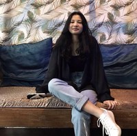 Bintang sinetron Si Doel Anak Sekolahan, Cornelia Agatha dikaruniai sepasang anak kembar setelah menikah dengan Sony Lalwani pada 2006. Belakangan putrinya Makayla Athaya Lalwani menjadi sorotan karena dinilai mirip dengannya di usia muda. Foto: dok. Instagram @perempuanpanggung