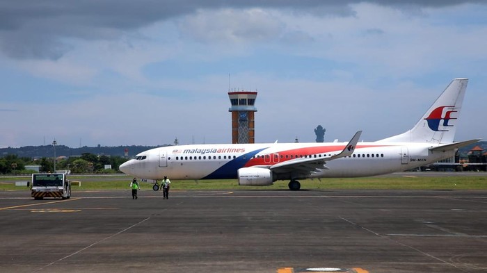 Maskapai Malaysia Airlines melakukan penerbangan langsung (direct flight) perdana dari Kuala Lumpur ke Bali di tengah pandemi COVID-19.