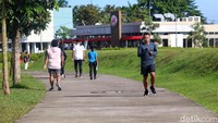 Setiap akhir pekan, kawasan ini selalu ramai aktivitas warga yang berolahraga.