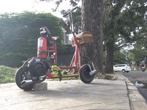 Modifikasi Ekstrem! Ketika Vespa Klasik Disulap Jadi Otopet