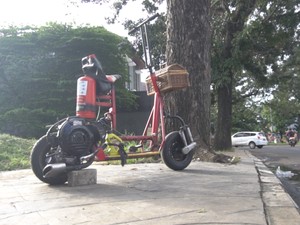 Modifikasi Ekstrem! Ketika Vespa Klasik Disulap Jadi Otopet