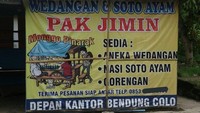 Handal memasak, Jimin BTS juga melihat peluang dari warung soto. Wedangan dan Soto Ayam Pak Jimin ini menyajikan nasi soto ayam bahkan lengkap dengan pilihan gorengannya. Foto: Twitter