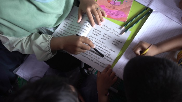 Nurida 3  sosok guru saung baca garpu