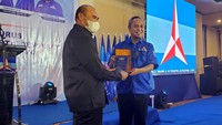 Disebutkan BKH, Partai Demokrat NTT melalui perwakilannya di legislatif akan terus memberikan kritik dan koreksi kepada Gubernur NTT jika ada kebijakan yang salah.