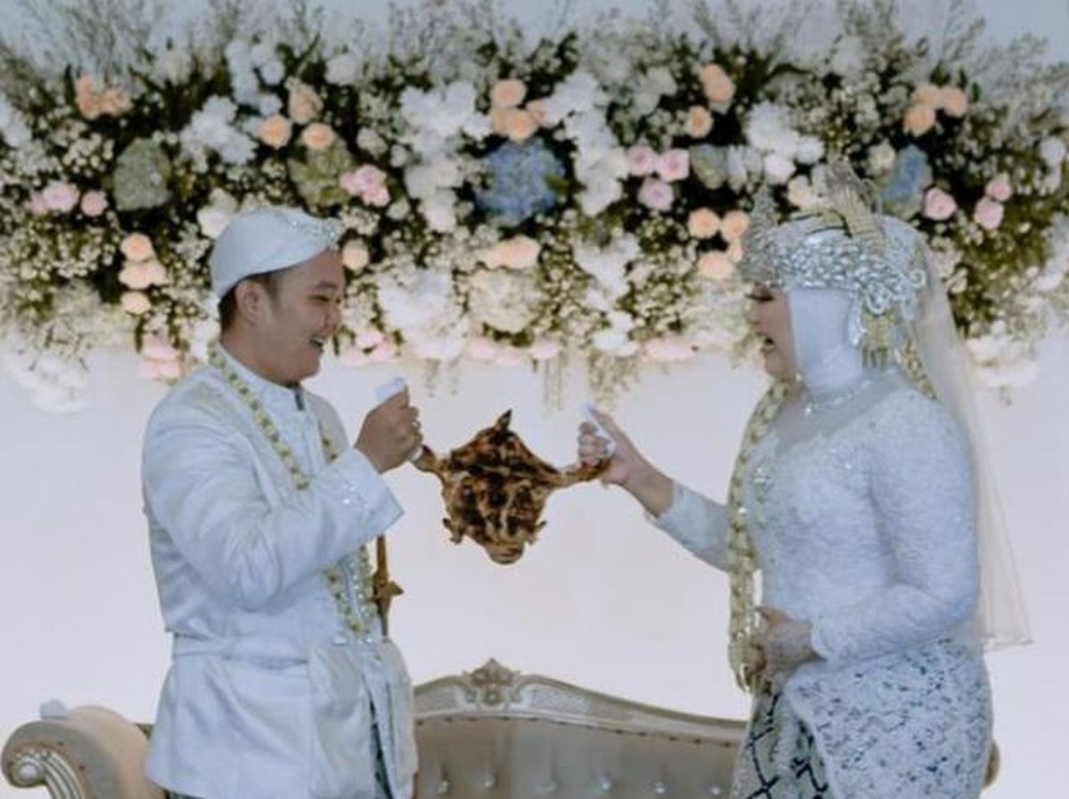 Makna Tarik Bakak Ayam di Prosesi Adat Pengantin Sunda