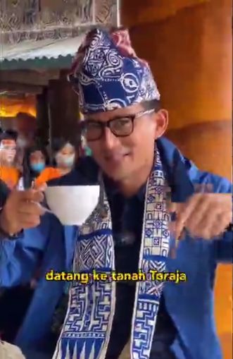 Momen Sandiaga Uno Ngopi di Berbagai Daerah