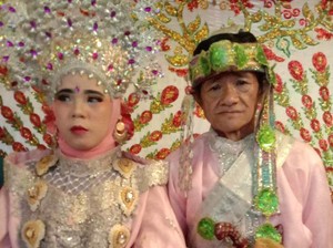 Keterbatasan Tak Halangi Cinta Kakek dan Gadis 17 Tahun di Mamuju