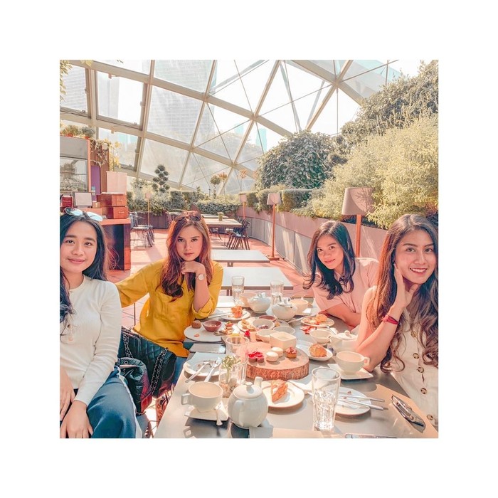 Audi Marissa Audi Marissa & Anthony Xie Romantis Saat Makan Bareng