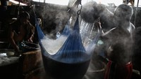 Dirut Perum Bulog Budi Waseso mengatakan pihaknya berencana akan mengimpor kedelai sebesar 2,5 juta ton.