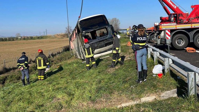Firefighters work at the scene of an accident where a bus crashed while carrying Ukrainian citizens, near Cesena, Italy, March 13, 2022. Polizia di Stato/Handout via REUTERS ATTENTION EDITORS THIS IMAGE HAS BEEN SUPPLIED BY A THIRD PARTY. NO RESALES. NO ARCHIVES. MANDATORY CREDIT.