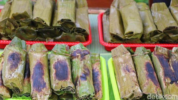 destinasi wisata kuliner dengan berbagai macam olahan pelasan atau pepes