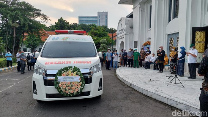 Dokter bedah senior di RSU dr Soetomo Surabaya, dr Urip Murtedjo SpB(K)KL PGD Pall-Med meninggal