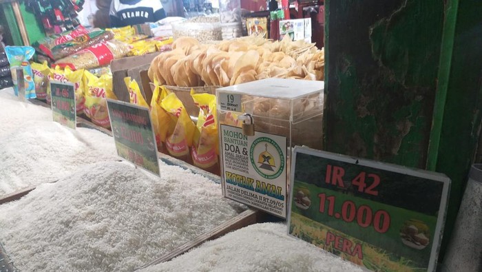 Harga Kebutuhan Pokok Mulai Merangkak Naik di Pasar Lenteng Agung.