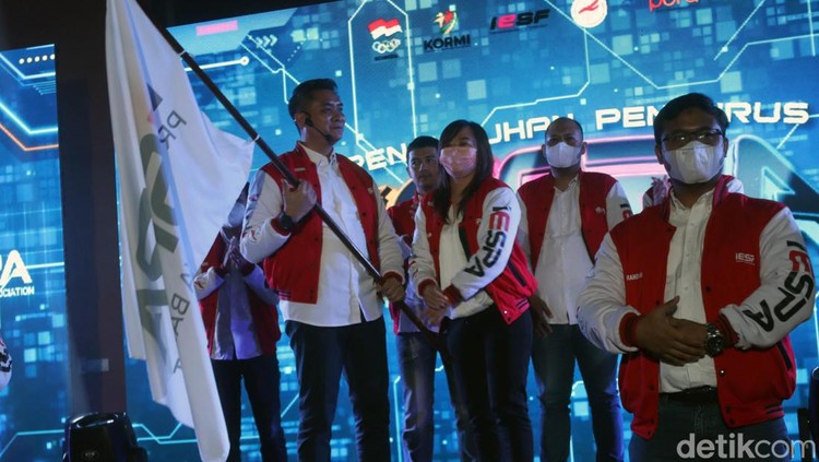 Pengurus Indonesia eSports Assocation (IESPA) Jawa Barat dilantik di Hotel Savoy Homann, Sabtu (12/3). Jumlah Gamers di Indonesia melebihi penduduk Singapura.