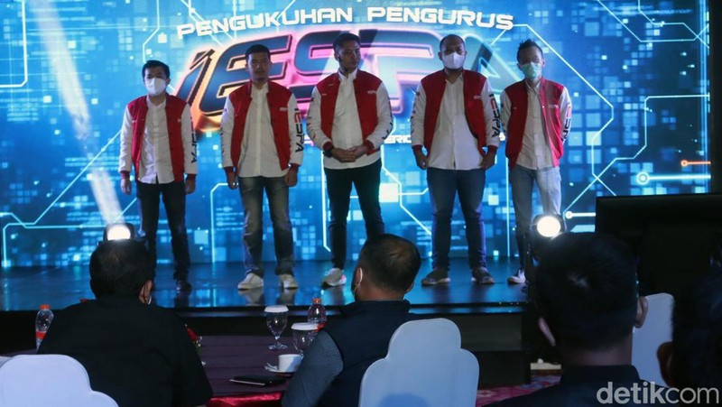 Pengurus Indonesia eSports Assocation (IESPA) Jawa Barat dilantik di Hotel Savoy Homann, Sabtu (12/3). Jumlah Gamers di Indonesia melebihi penduduk Singapura.