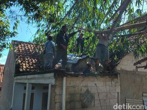 Kerusakan Akibat Puting Beliung di Cikancung Kabupaten Bandung