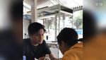 Keseruan Awkarin dan Gangga Makan Bakso dan Jajan Angkringan