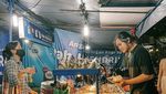Keseruan Awkarin dan Gangga Makan Bakso dan Jajan Angkringan