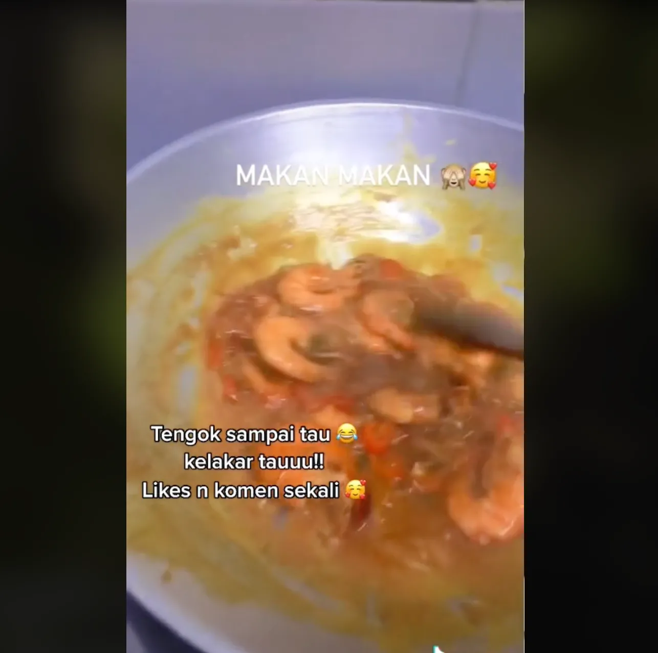 Kocak! Netizen Ini Adu Nyaring Bunyi Suara Wajan dengan Tetangganya