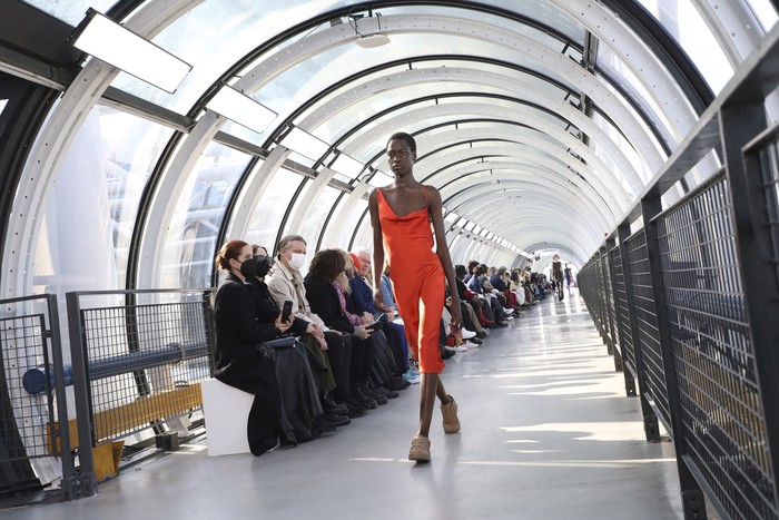 A model wears a creation for the Stella McCartney Ready To Wear Fall/Winter 2022-2023 fashion collection, unveiled during the Fashion Week in Paris, Monday, March 7, 2022. (Photo by Vianney Le Caer/Invision/AP)