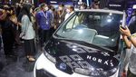 Melihat Pameran Otomotif Jakarta Auto Week