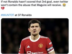 Ronaldo Dipuja Netizen, Maguire Kena Damprat