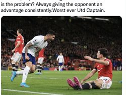 Ronaldo Dipuja Netizen, Maguire Kena Damprat