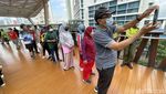 Minggu Pagi, Momen Selfie di JPO Pinisi