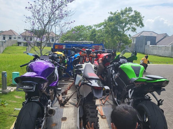 Motor gede (moge) milik Doni Salmanan juga disita polisi (Dok. Bareskrim)
