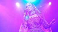 Gaun tersebut adalah hasil karya desainer Hengki Kawilarang. Foto: Instagram Mulan Jameela/djagungw