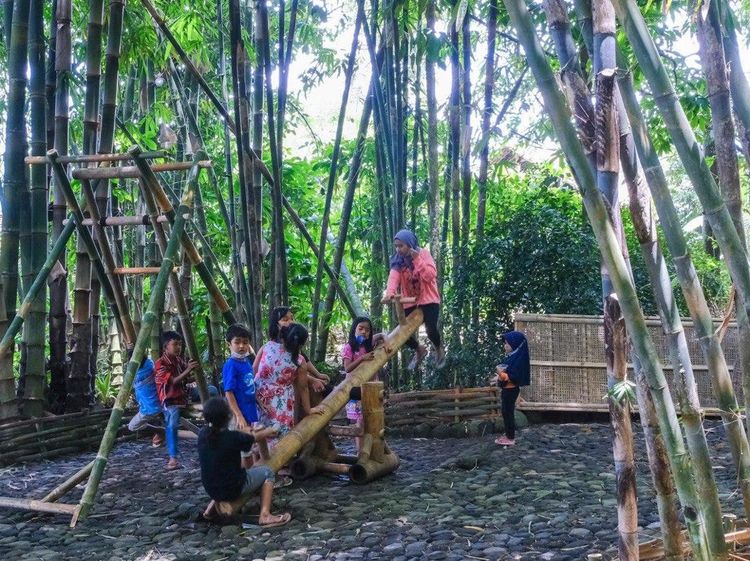 Pasar Papringan Temanggung, Bayarnya Pakai Keping Bambu