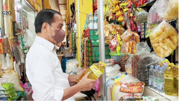 Presiden Jokowi Cek Ketersediaan Minyak Goreng, Yogyakarta, 13 Maret 2022/ Youtube: Sekertaris Presiden