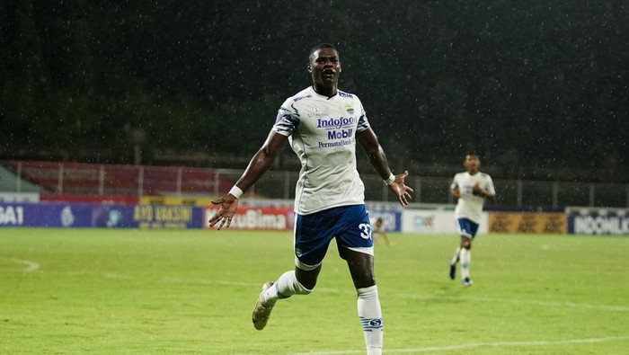 Selebrasi Bruno Cantanhede.
