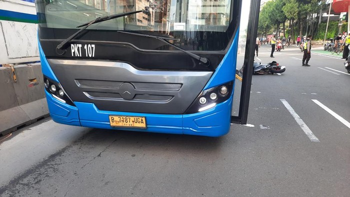 TJ tabrak Thamrin