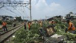 Ratusan Bangunan Liar di Lintas Stasiun Tanjung Priok Dirobohkan