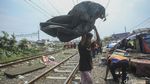 Ratusan Bangunan Liar di Lintas Stasiun Tanjung Priok Dirobohkan