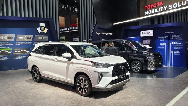 Booth Toyota di Jakarta Auto Week 2022
