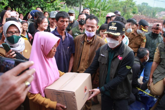 Bupati Bandung Tinjau Lokasi Longsor di Nagreg