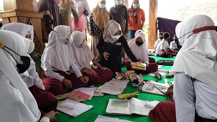 Bupati Mojokerto Sambangi Anak SD