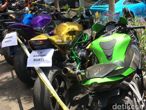 Deretan kendaraan Doni Salmanan