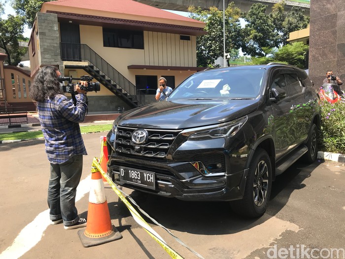 kendaraan Doni Salmanan yang disita.