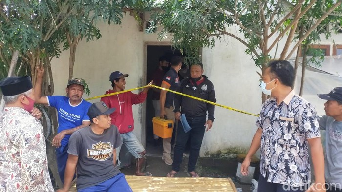 gantung diri di kediri