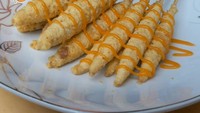 Tak hanya yang versi grobakan, tapi telur gurung di kedai jajanan yang ada di Telur Gulung PH2 di Permata Hijau ini tak kalah enak, apalagi pakai saus keju. Harganya mulai dari Rp 2.000. Foto: Site News/Public Domain