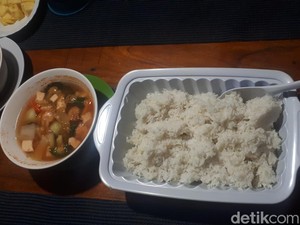 Makan Malam di Laut Madura Saat Terang Bulan, Selamat Membayangkan!
