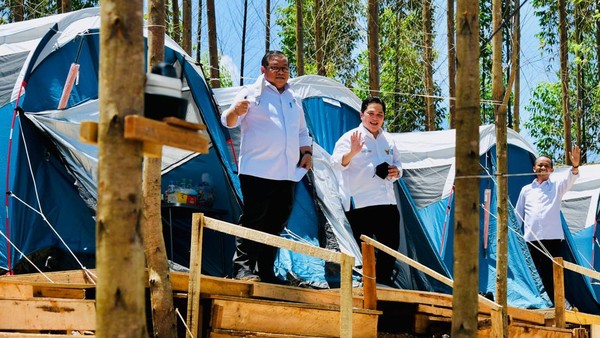 Semula rencananya Jokowi akan berkemah ditemani gubernur se-Indonesia, namun rencana itu batal lantaran sejumlah alasan terkait kontur dan lahan yang tidak bisa menampung banyak orang. Hanya gubernur Kalimantan Timur yang akan menemani Jokowi berkemah. (Biro Pers Sekretariat Presiden)