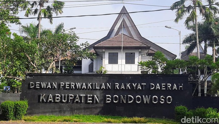 kantor dprd bondowoso